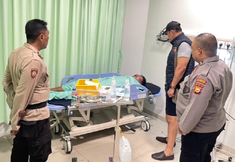 Salah satu pelaku saat menjalani perawatan di salah satu rumah sakit di Pekanbaru.