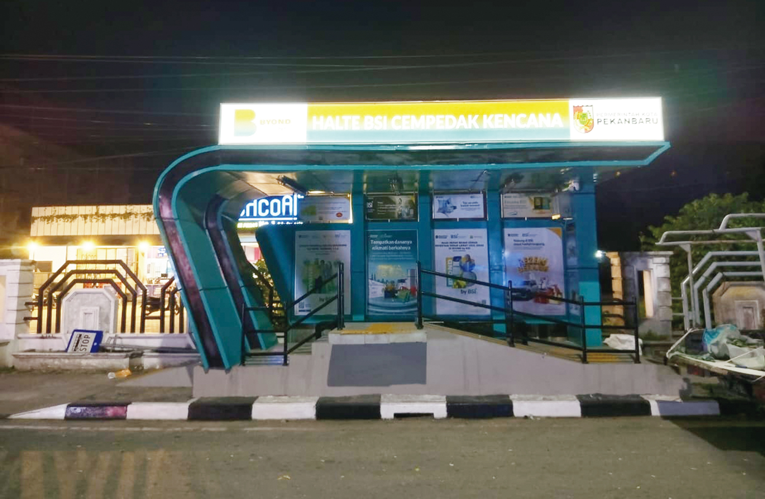 Halte Bus TMP di Jalan Jendral Sudirman, Pekanbaru selesai dilakukan perbaikan oleh BSI, baru-baru ini.