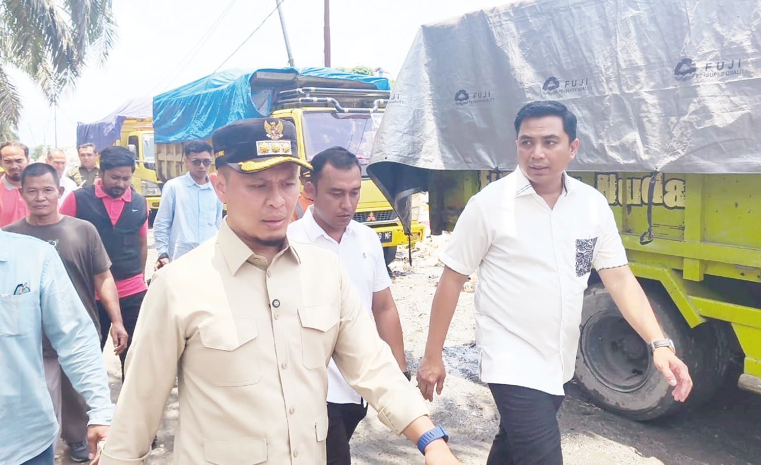 Wako Pekanbaru Agung Nugroho didampingi Pj Sekdako Pekanbaru Zulhelmi Arifin dan Plt Kepala Dinas Lingkungan Hidup dan Kebersihan Reza Aulia saat peninjauan TPA Muara Fajar, beberapa waktu lalu.