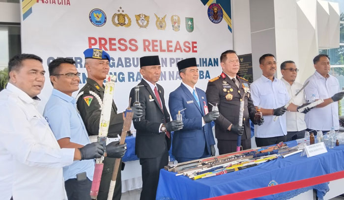 Badan Narkotika Nasional Provinsi (BNNP) Riau saat gelar konferensi pers usai operasi di kampung narkoba