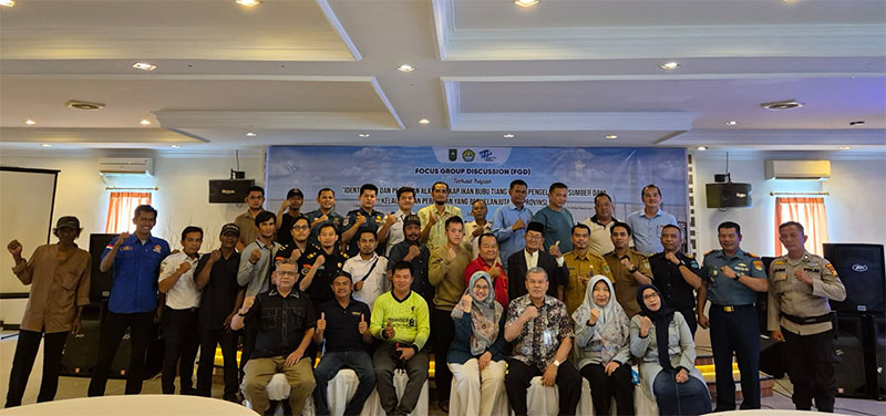 Tim riset foto bersama peserta FGD di Bagansiapiapi, Selasa (11/11/2025).