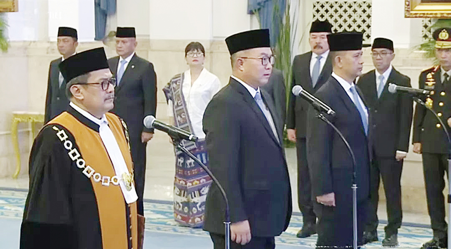 Suasana pelantikan Arif Satria sebagai Kepala Badan Riset dan Inovasi Nasional (BRIN) dan Laksamana Madya TNI (Purn) Amarulla Octavian sebagai Wakil Kepala BRIN di Istana Negara Jakarta, Senin (10/11/2025).