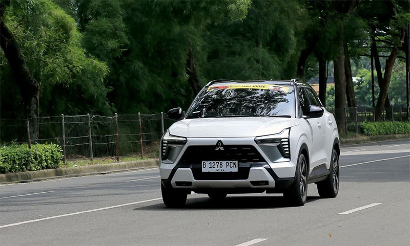 Mitsubishi Xforce hadir sebagai compact SUV 5-seater yang dirancang khusus untuk mobilitas harian di Indonesia.