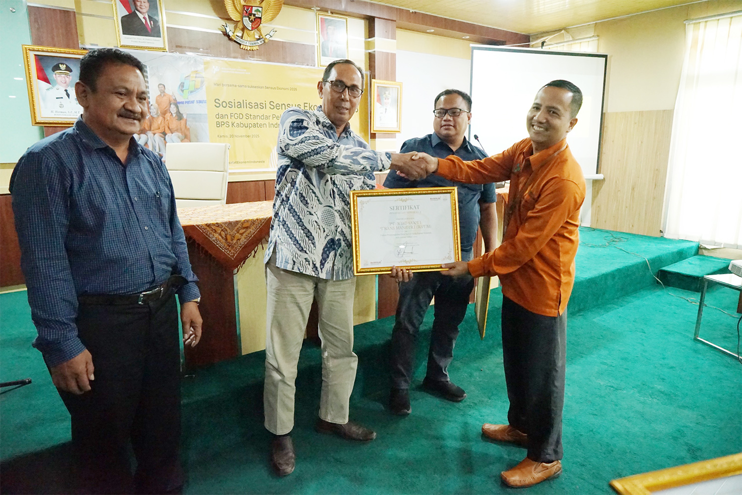 Sambu Group mendominasi panggung penghargaan dari BPSInhil atas dedikasinya dalam memberikan data yang tepat waktu dan akurat.