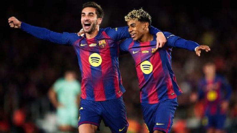 Ferran Torres mencetak dua gol untuk Barcelona dalam kemenangan 4-0 atas Atletic Bilbao saat kembali lagi main di Camp Nou.