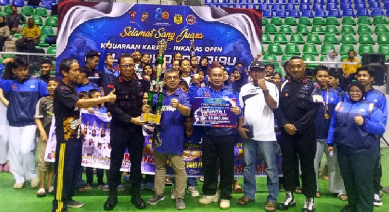Inkanas Pekanbaru berhasil meraih juara umum antardojo dalam Inkanas Open Piala Kapolda Riau 2025 di GOR Remaja,Pekanbaru,Sabtu (22/11/2025).