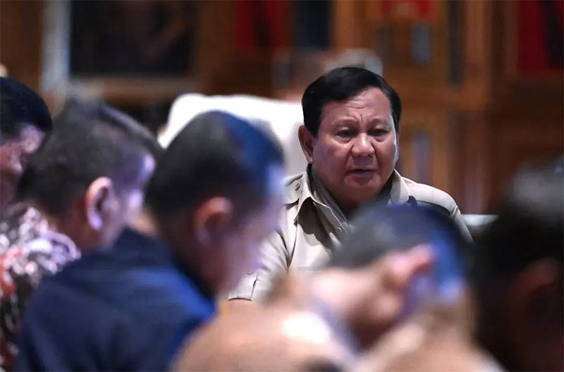 Presiden Prabowo Subianto memanggil sejumlah anggota Kabinet Merah Putih ke kediaman pribadinya di Hambalang, Bogor, Jawa Barat, Ahad (23/11). 