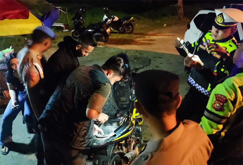Personel Satlantas Polres Pelalawan bersama tim gabungan TNI dan Dishub mengamankan 11 kendaraan roda dua knalpot brong, Ahad (23/11/2025) malam.