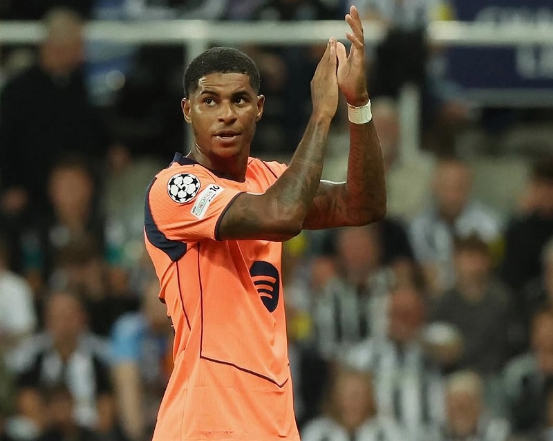 Marcus Rashford siap menghadapi Chelsea bersama Barcelona.