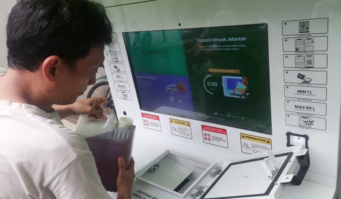 Didit Hartono (45), warga yang rutin menukarkan minyak Jelantah di fasilitas UCOllect Box Rumah Sakit Pusat Pertamina (RSPP), Kebayoran Baru, Jakarta Selatan.