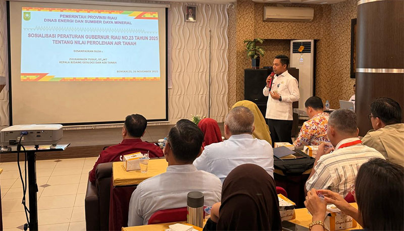 Bapenda Bengkalis Sosialisasi Tata Cara Pemungutan Pajak Air Tanah, Pajak Air Permukaan dan Pajak Alat Berat di aula Hotel Susuka Kecamatan Mandau, Rabu (26/11/2025).