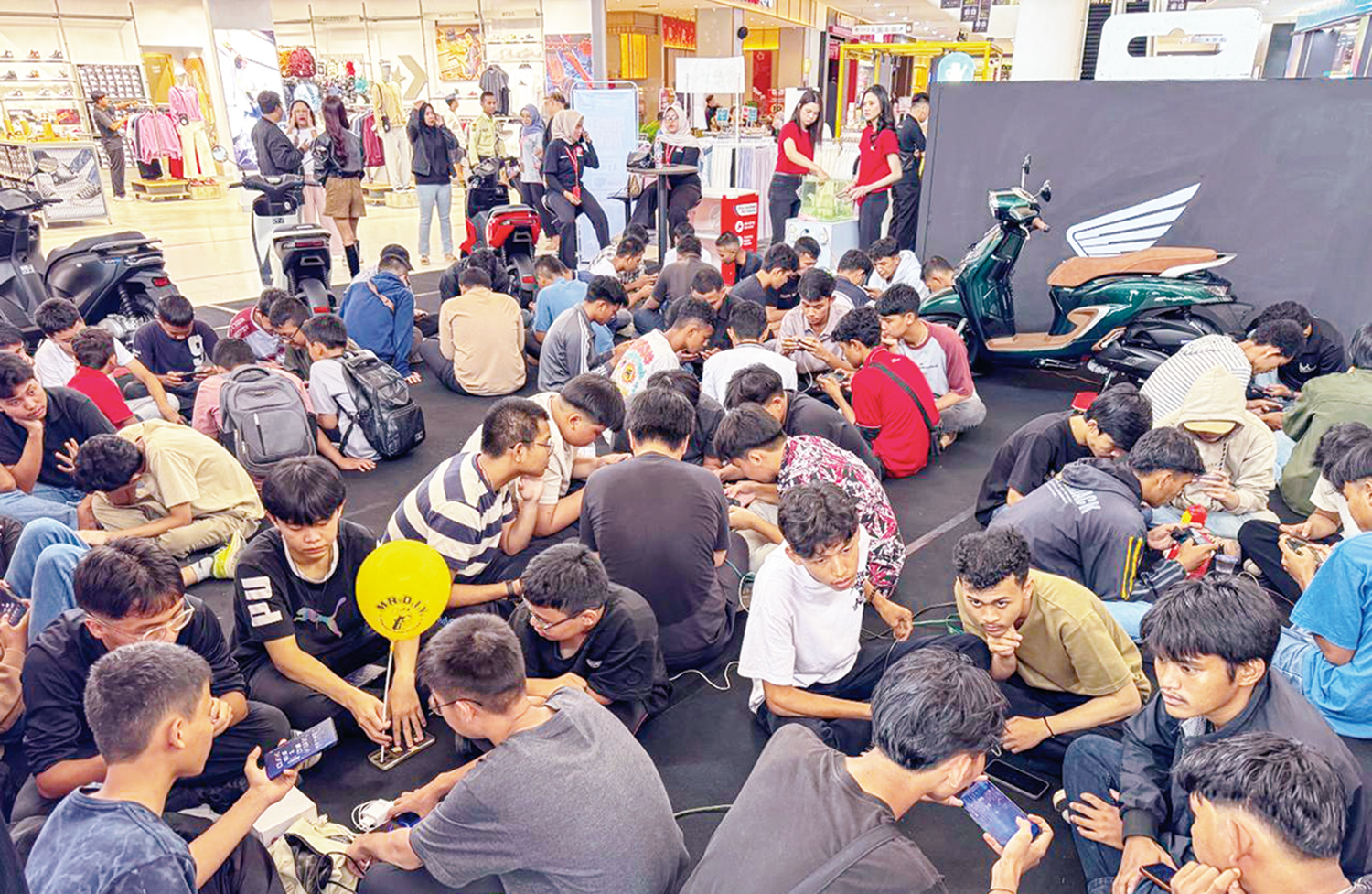 Honda Exclusive AT HEAT Show-Off di Citimall Dumai yang digelar PT Capella Dinamik Nusantara (CDN) Riau pada akhir pekan lalu berlangsung meriah dengan beragam kompetisi.