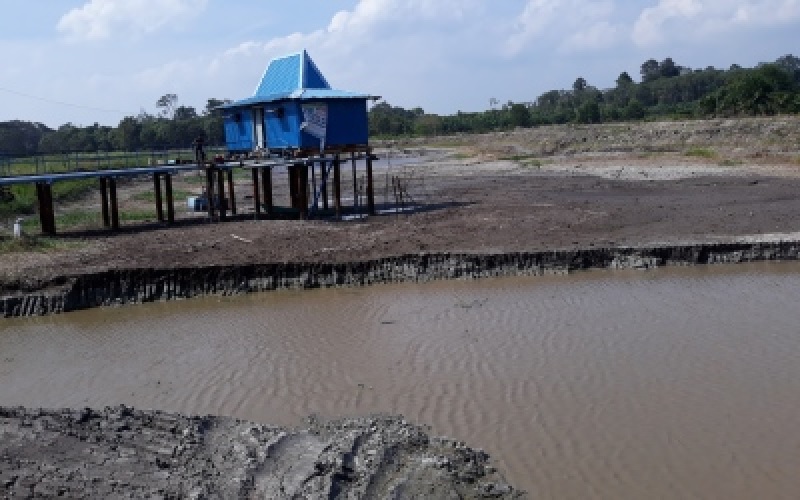 Waduk air baku Perumda Tirta Terubuk Bengkalis mengalami kekeringan akibat kurangnya curah hujan dalam satu bulan terakhir di Pulau Bengkalis.