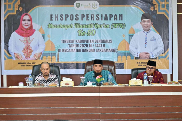 Staf Ahli Bupati Bidang Pemerintahan, Hukum dan Politik, Andris Wasono melakukan ekspose persiapan MTQ tingkat Kabupaten di Aula Kantor Camat Bandar Laksamana, Kamis (27/11/2025)