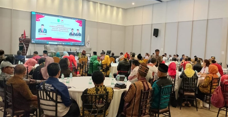 Pelaksanaan seminar FPK Provinsi Riau dengan tema Pembauran Kebangsaan dalam Perspektif Budaya Melayu Riau, Sabtu (29/11/2025) di Cititel Hotel, Jalan Sisingamangaraja.