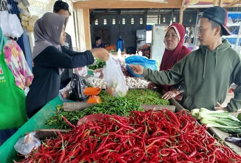Cabai merah di Kuansing melambung seperti di pasar modern tradisional Telukkuantan, Ahad (30/11/2025).