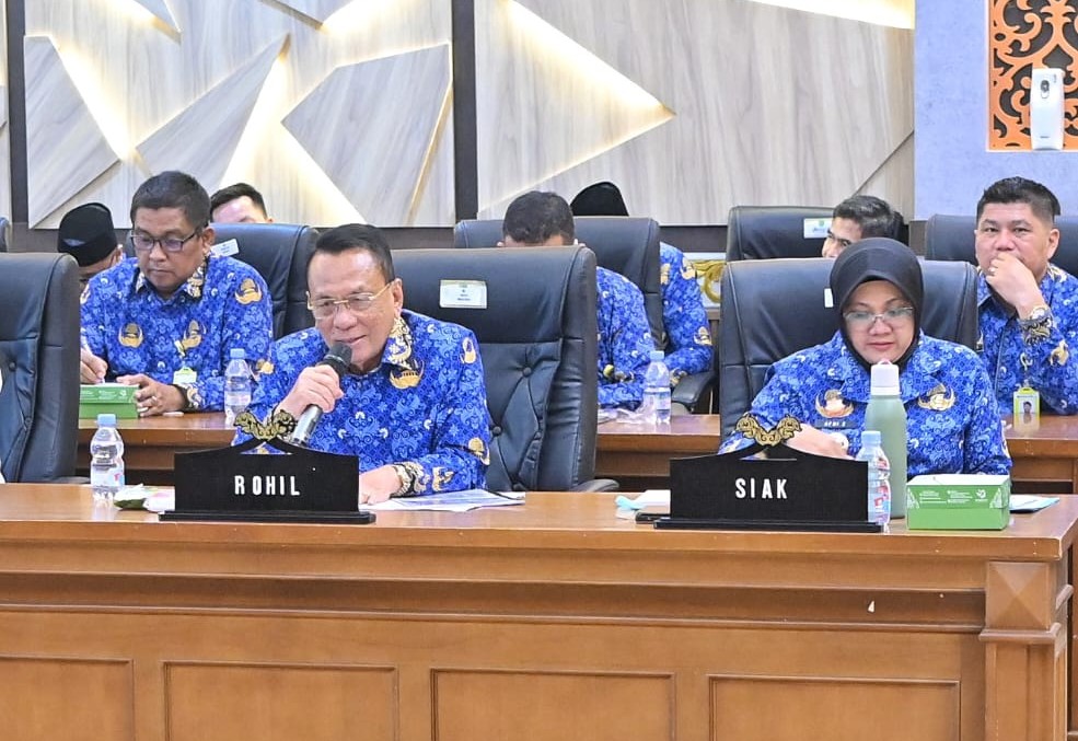 Bupati Rohil H Bistamam pada Rakor Gugus Tugas Reformasi Agraria Provinsi Riau di Pekanbaru, Senin (1/12/2025).