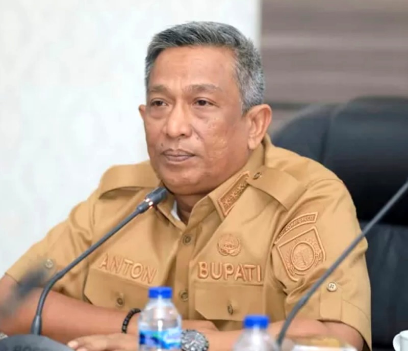 Bupati Rokan Hulu Anton ST MM