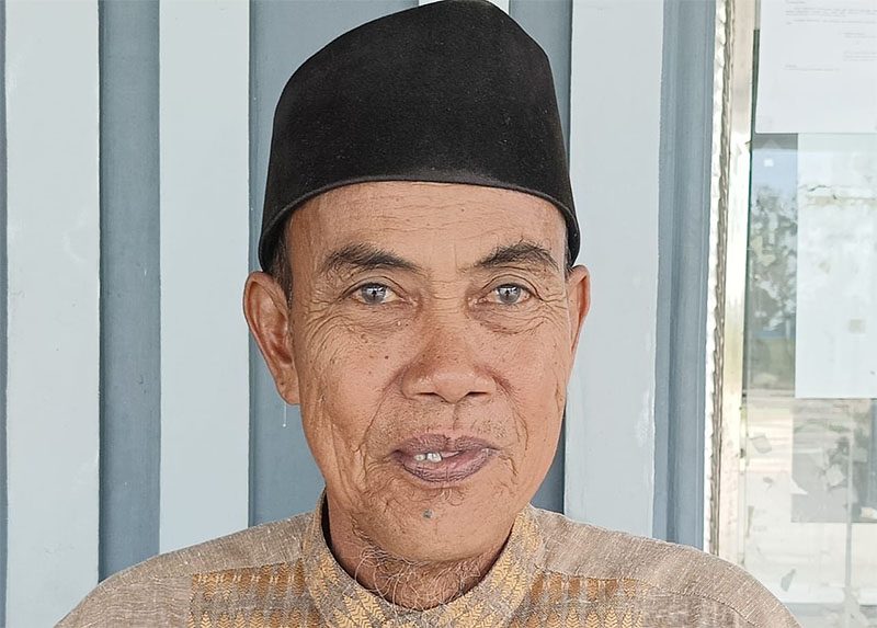 Hamidi saat ditemui di teras kantor Bupati Inhu di Jalan Lintas Timur Kecamatan Rengat Barat, Selasa (2/12/2025).