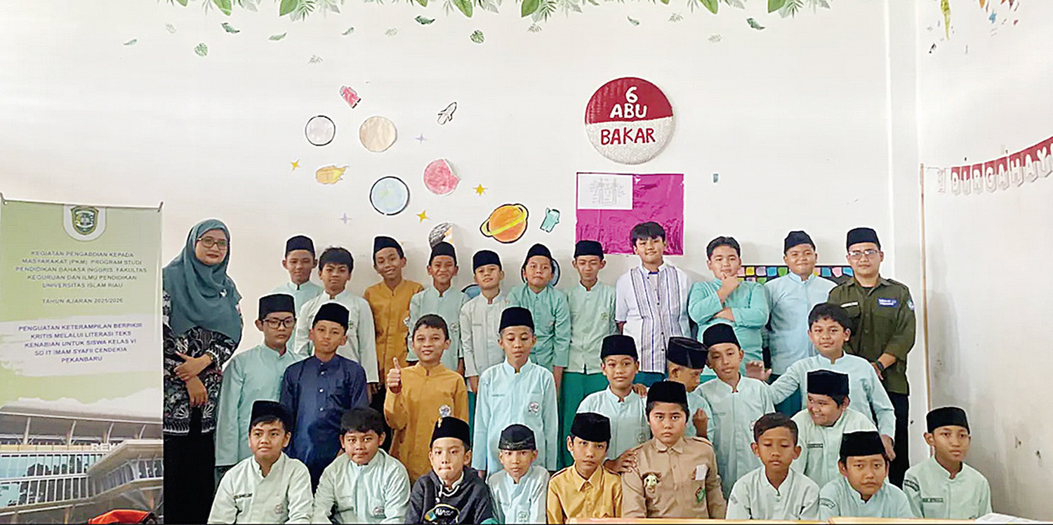 Tim dosen Universitas Islam Riau foto bersama murid SD IT Imam Syafii Cendekia Pekanbaru saat pelaksanaan pengabdian kepada masyarakat (PKM), Selasa (2/9/2025).
