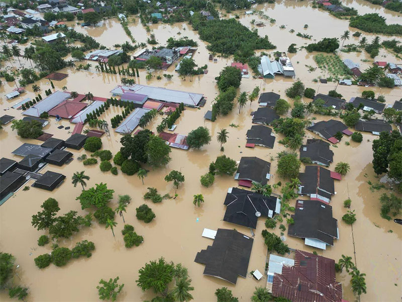 Kondisi banjir di salah satu daerah yang dirilis Pos Komando Tanggap Darurat Bencana Hidrometeorologi Aceh, Selasa (2/12/2025) malam.