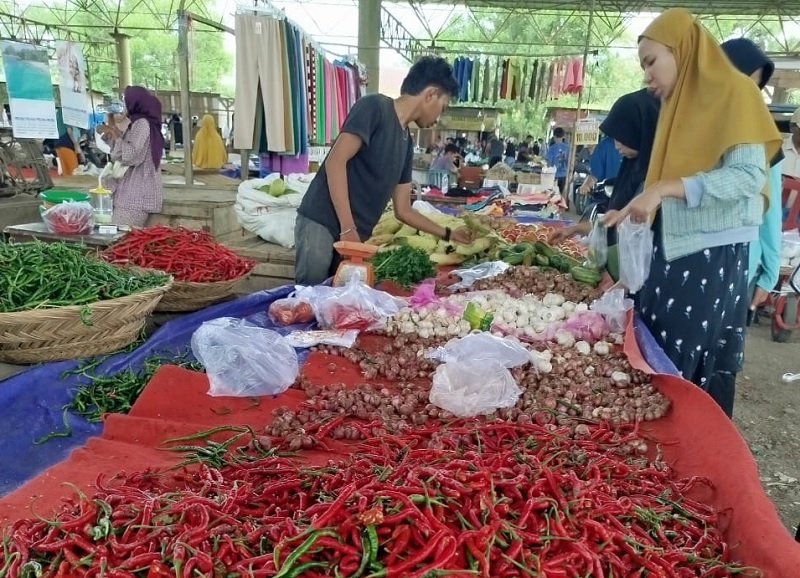 Harga cabai merah di Pasar Teluk Kuantan turun menjadi Rp90.000 per kg, Rabu (3/12/2025) .