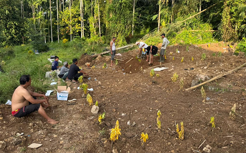 Kuburan massal korban banjir bandang Kecamatan Palembayan, Kabulaten Agam.