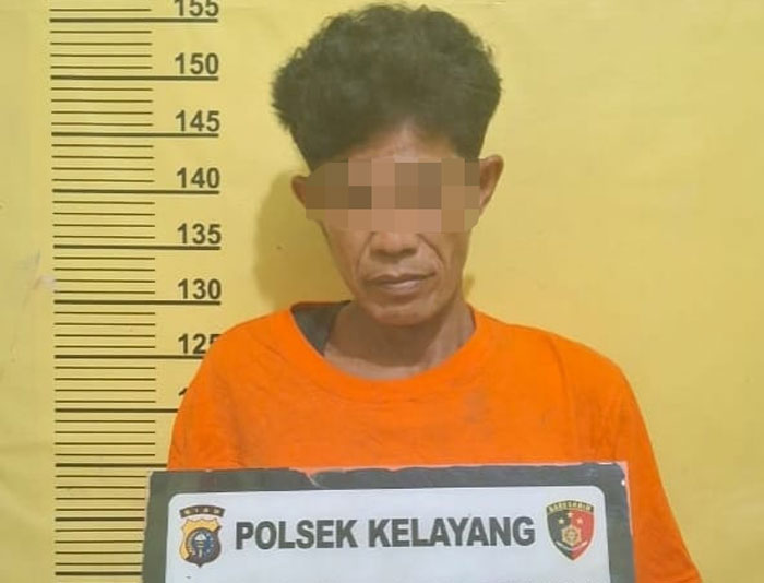 Tersangka Ipin Sorong saat diamankan Tim Opsnal Polsek Kelayang, Rabu (3/12/2025)