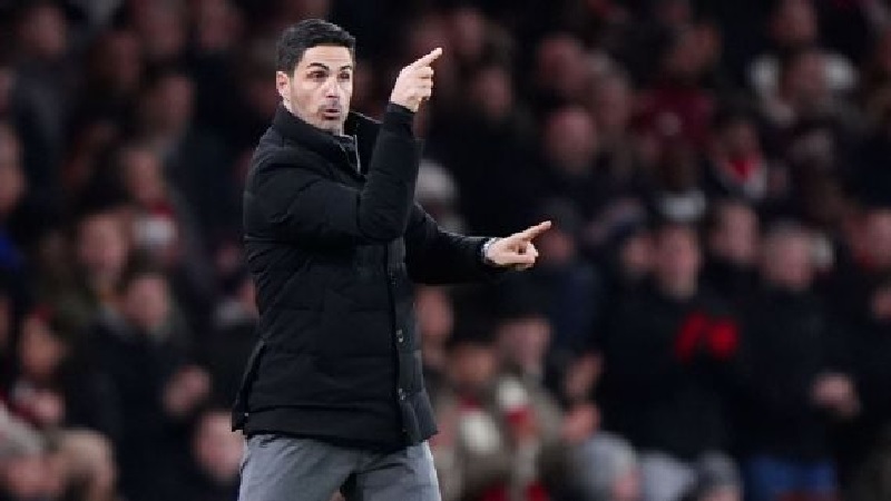 Mikel Arteta mengatakan ia akan tetap terbuka untuk transfer Januari jika skuadnya membutuhkannya.