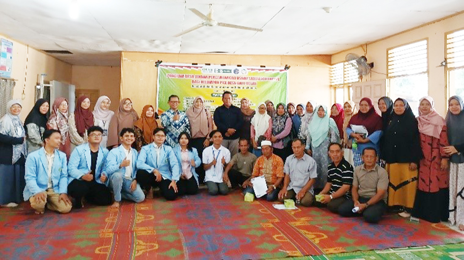 Foto Bersama saat kegiatan Program Desa Binaan Pengembangan Usaha Sabun Eco Enzyme di Gedung Serbaguna Desa Batu Belah, Kampar, beberapa waktu lalu.