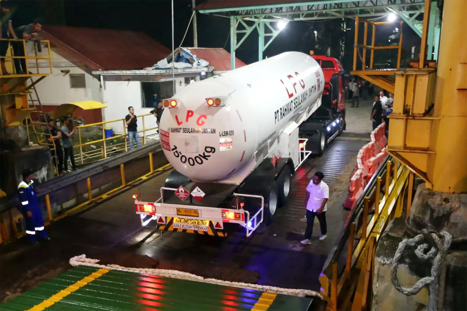 Upaya pemulihan pascabanjir di Aceh terus dilakukan, salah satunya melalui percepatan distribusi energi oleh PT Pertamina Patra Niaga Regional Sumatera Bagian Utara (Sumbagut).
