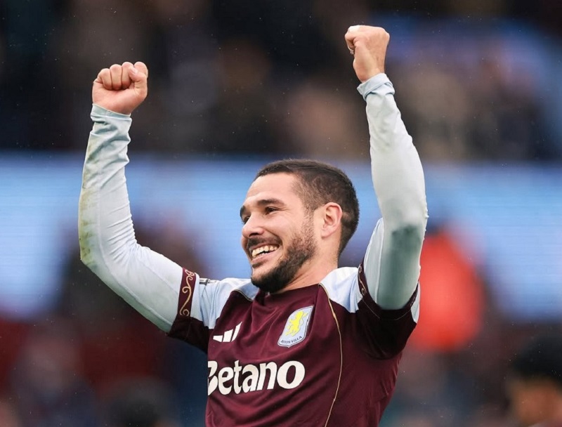 Emiliano Buend&iacute;a jadi pahlawan kemenangan Aston Villa lewat golnya di injury time untuk memutus rekor tak terkalahkan Arsenal di 11 laga Liga Premier, Sabtu (6/12/2025) malam WIB.