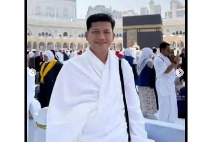 Bupati Aceh Selatan Mirwan MS saat berada di Tanah Suci menunaikan ibadah umroh saat daerah yang dipimpinnya dilanda bencana.