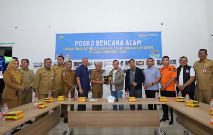 Wako Pekanbaru Agung Nugroho dan jajaran hadir ke posko utama bencana menyerahkan bantuan kemanusiaan dana Rp1 miliar dan kebutuhan pokok senilai Rp500 juta dari Pemko Pekanbaru.