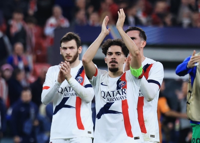 Juara bertahan Liga Champions Paris Saint Germain dibuat frustrasi oleh kiper Athletic Bilbao Unai Simon dalam lanjutan Liga Champions di San Mames, Bilbao.
