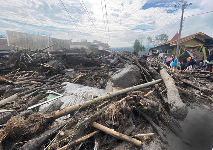 Kondisi Nagari Bukik Batabuah, Kecamatan Canduang, Kabupaten Agam usai diterjang galodo.
