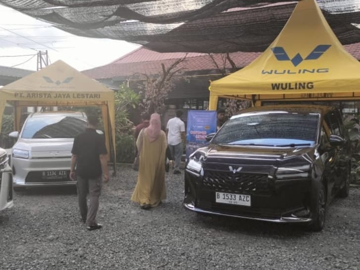 Mobil Wuling Darion yang dipamerkan saat acara Customer Gathering dan mini launching di Sakura Space Jalan Soekarno Hatta Pekanbaru, Sabtu (14/12/2025).