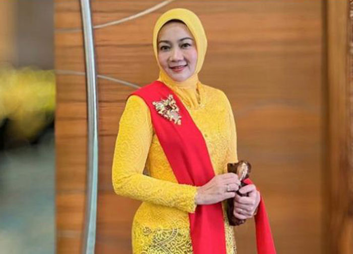 Atalia Praratya banjir dukungan dari netizen di media sosial usai melayangkan gugatan cerai terhadap Ridwan Kamil.