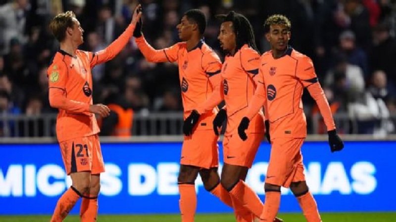 Marcus Rashford mencetak gol kedua Barcelona dalam kemenangan mereka di Copa del Rey atas CD Guadalajara.