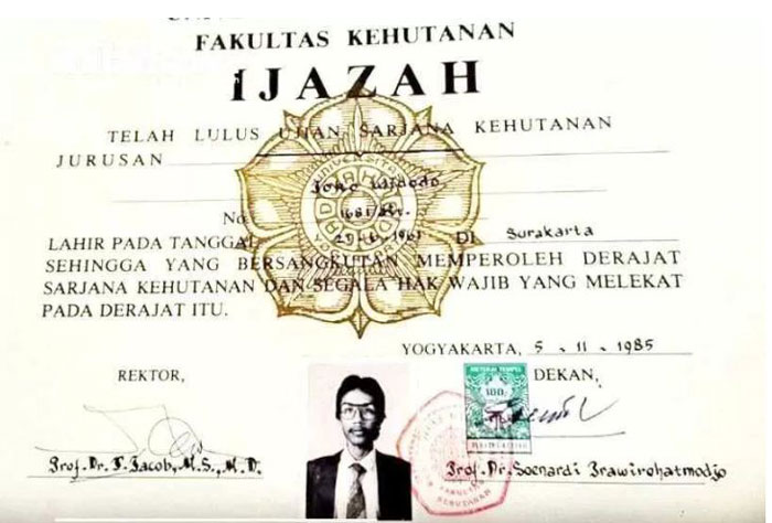 Tangkapan layar ijazah sarjana dari UGM atas nama Jokowi yang beredar di media sosial.