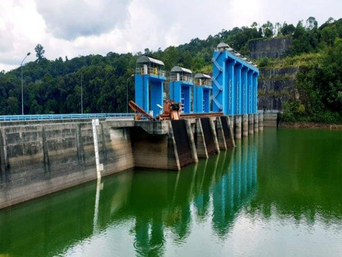 Curah hujan tinggi yang terjadi di wilayah hulu Waduk PLTA Koto Panjang menyebabkan kenaikan elevasi permukaan air waduk, Ahad (21/12/2025).