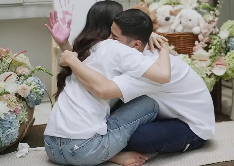 Al Ghazali dan Alyssa Daguise mengetahui jenis kelamin anak pertama mereka dalam acara gender reveal.