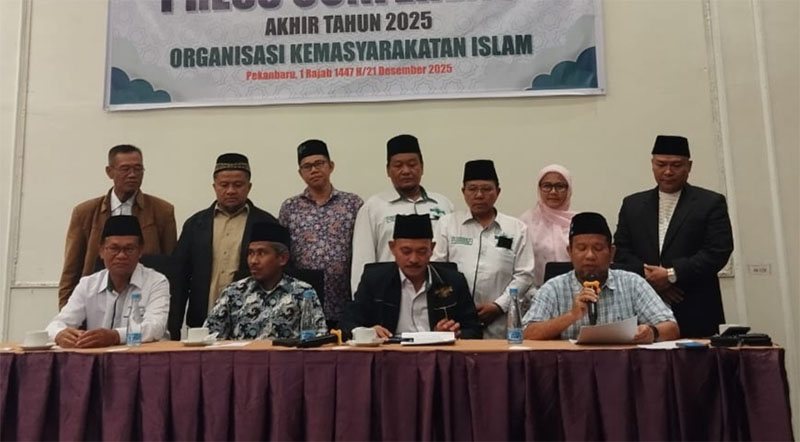 PW Muhammadiyah, NU Provinsi Riau dan Pengurus Wilayah Persatuan Islam Riau menggelar Press Conference guna menyampaikan refleksi akhir tahun 2025, Ahad (21/12/2025) malam.