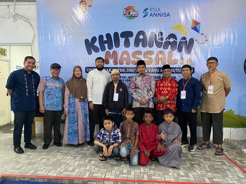 Mudir RJIC Ustaz Ruslan Zuardi, CEO PT Kartini Bangun Bangsa (KBB), Salman Alfarisyi, Komisaris PT KBB, Kartini SKM, Direktur Utama PT KBB, Milyono Syarif MKes, dan Ketua Divisi Sosial RJIC, Daryanto.