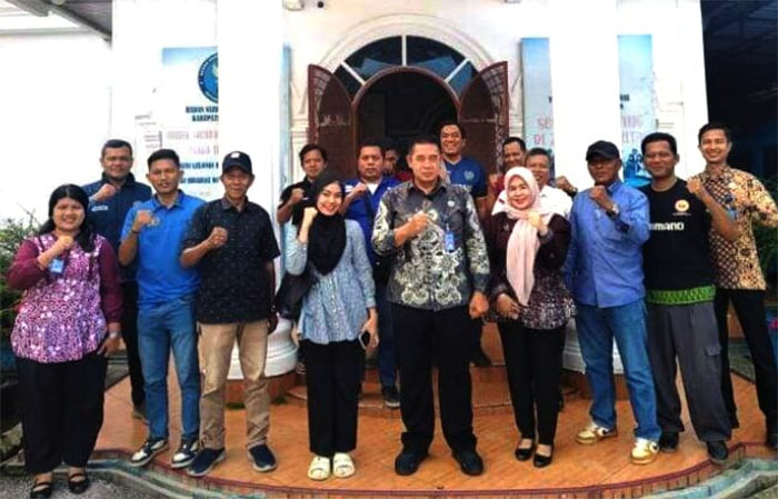 Kepala BNNK Pelalawan, AKBP Kukuh Yulianto Widodo usai menggelar pers rilis capaian rekomendasi 30 pasien rehabilitasi yang melampaui target TAT  di aula BNNK&nbsp;Pelalawan, Selasa (23/12/2025).