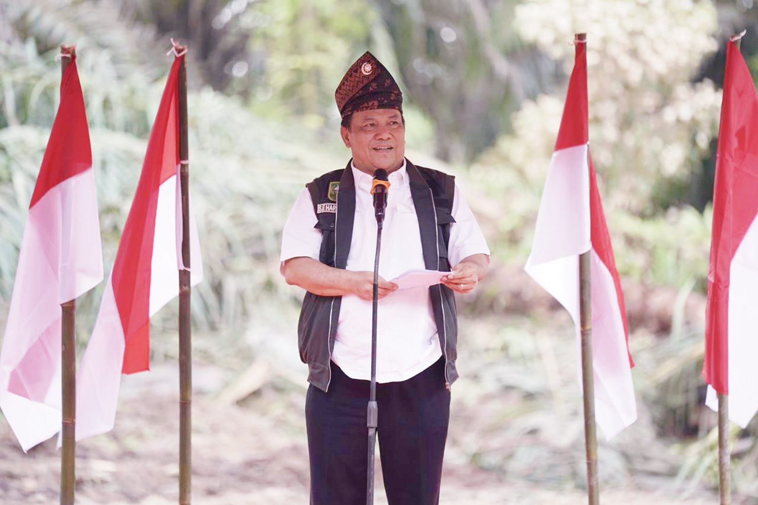 Pelaksana Tugas Gubernur Riau SF Hariyanto memberikan arahan saat mengikuti acara di lingkungan Pemprov Riau, baru-baru ini.