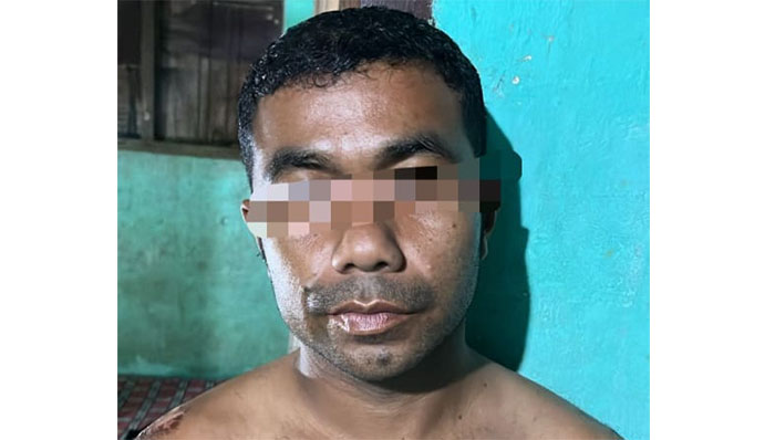 Jajaran Polsek Kampar menangkap AR (34), pelaku pembakaran rumah milik mantan istrinya RE (30), di Desa Penyasawan, Kecamatan Kampar, Selasa (23/12/2025).