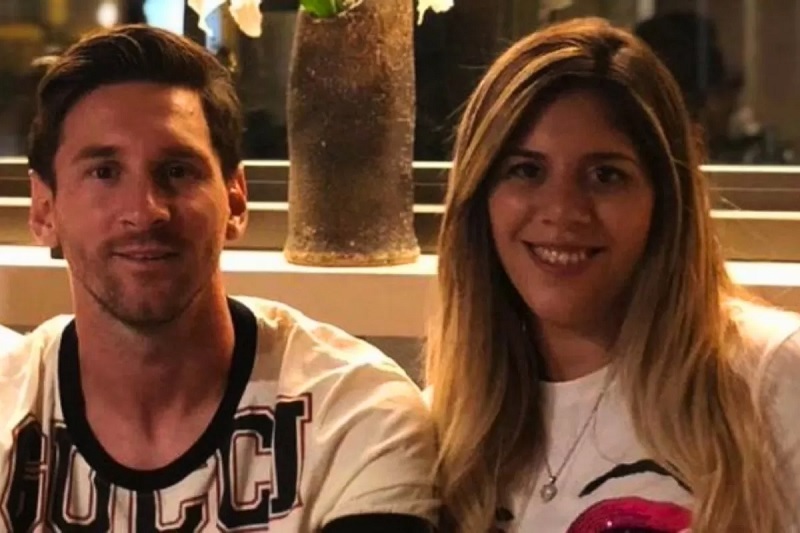 Lionel Messi saay bersama adik perempuannya Maria Sol Messi. Pernikahan sang adik yang rencana digelar Januari terpaksa ditunda karena kecelakaan saat berkendara di Miami.