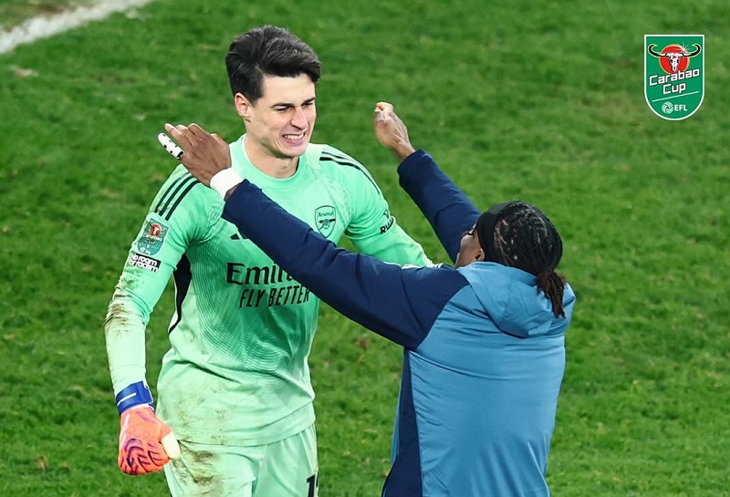 Kepa Arrizabalaga jadi pahlawan Arsenal saat mengalahkan Crystal Pa lace dalam adu penalti dramatis pada perempatfinal Carabao Cup di Emirates Stadium.