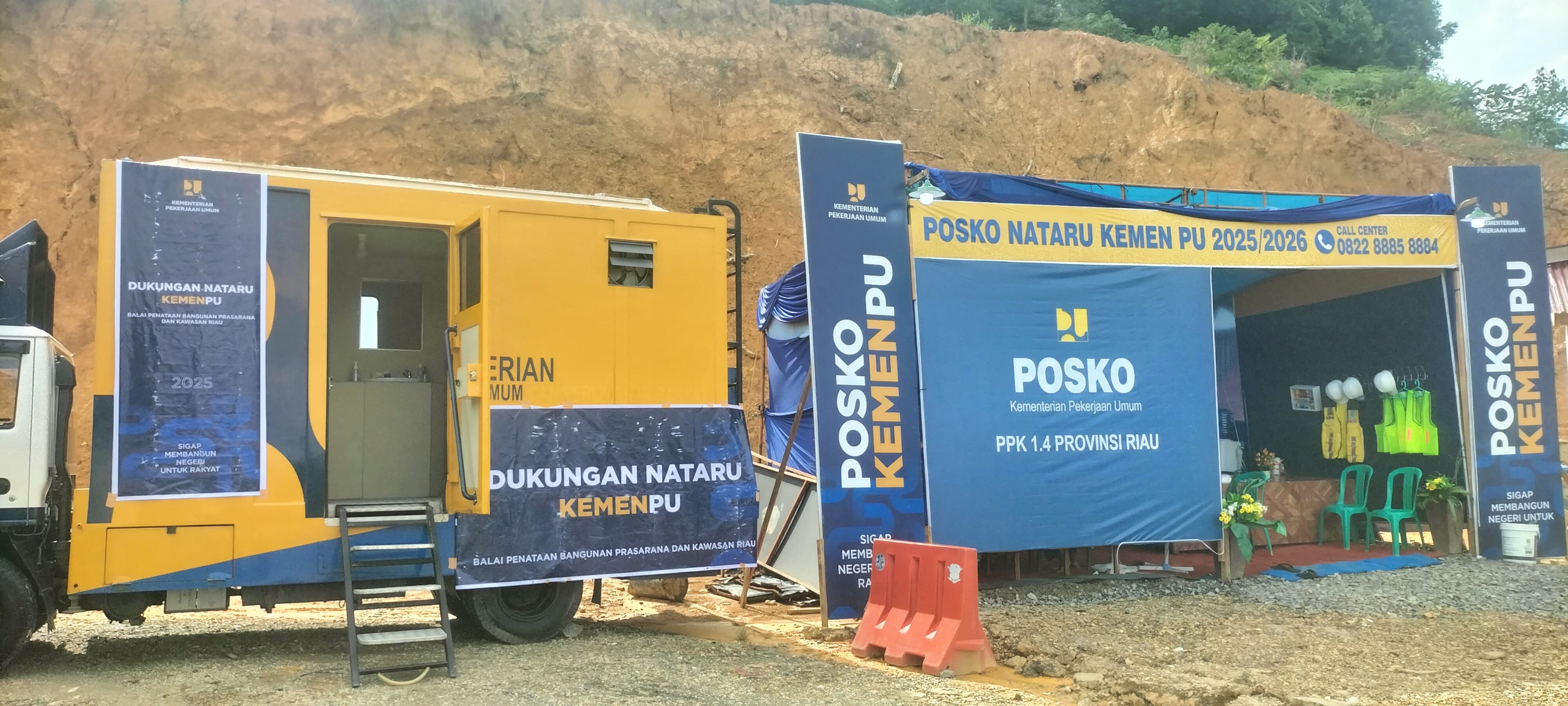 Posko Nataru BPJN Riau di Jalan lintas Riau-Sumbar.